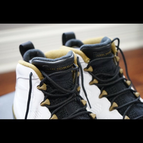 AUTHENTIC Air Jordan 9 Retro - Picture 3 of 5